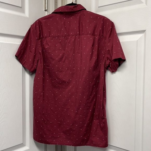 American Eagle Burgundy Cotton Short Sleeve Shirt - Picture 2 of 10